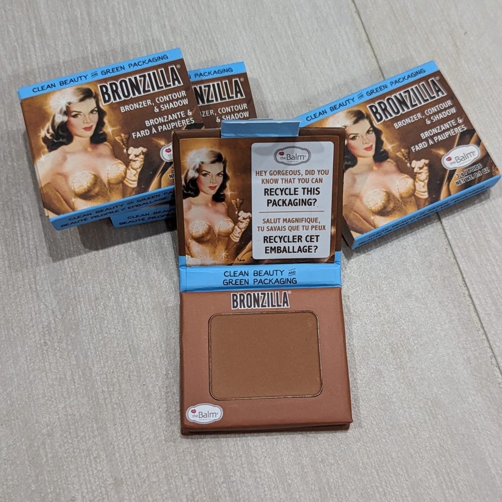 thebalm bronzilla contour powder/ bronzer travel size